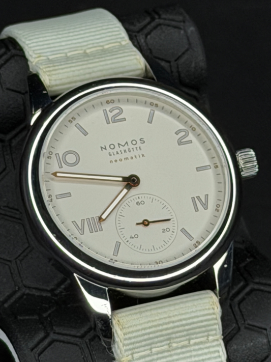 Nomos Club Campus Unisex  Neomatik 748